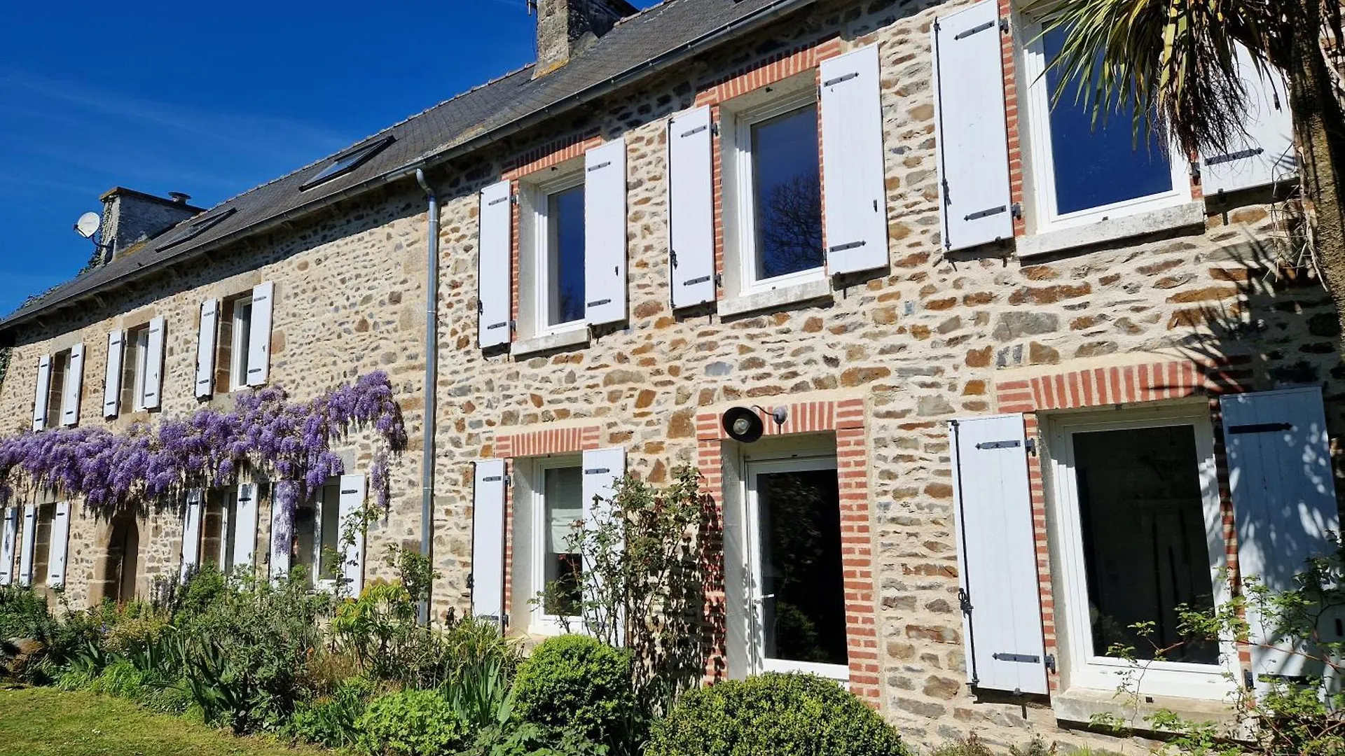 La Maison Des Soeurs - Maison De Charme Du 18 Eme Siecle - Logement Entier Tregomeur